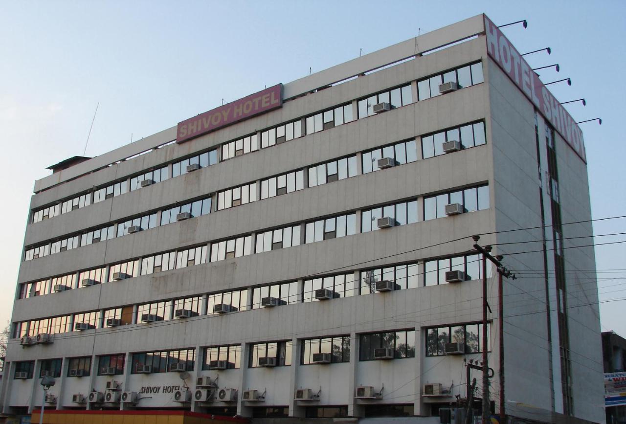 Shivoy Hotel Gorakhpur Exteriör bild